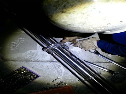 脫水設(shè)備,油水分離設(shè)備,在線采樣分析,密閉采樣器,切水器,截油排水器,旋轉(zhuǎn)噴頭,油品調(diào)和,過濾器,武漢保爾富專業(yè)的石化設(shè)備廠商